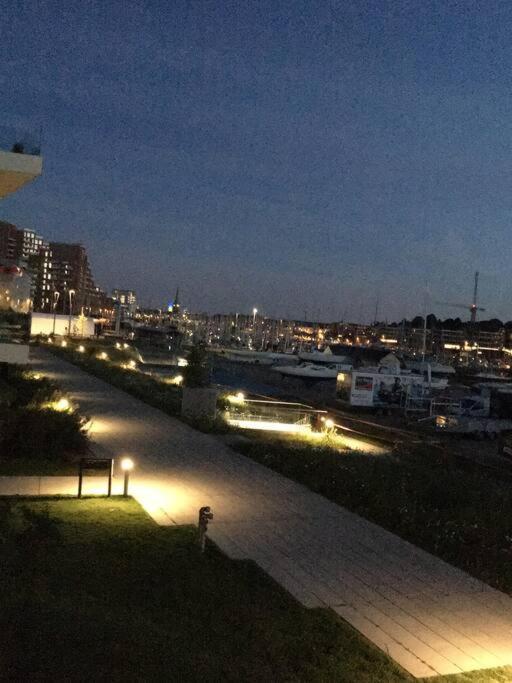 Bo Med Stil Og Udsigt Til Aarhus Lystbadehavn Apartment Exterior photo