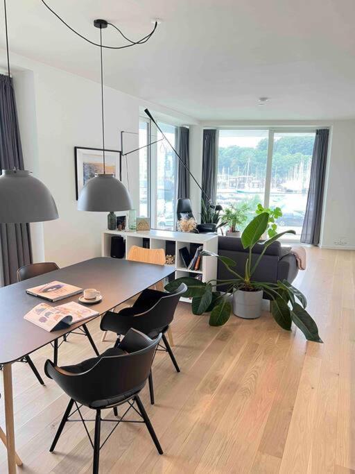 Bo Med Stil Og Udsigt Til Aarhus Lystbadehavn Apartment Exterior photo
